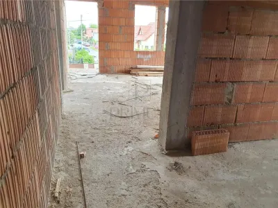 FREIDORF, DUPLEX DECOMANDAT, 6 CAMERE, 2 BAI, BALCOANE, POSIBILITATE DE MANSARDARE - Timisoara