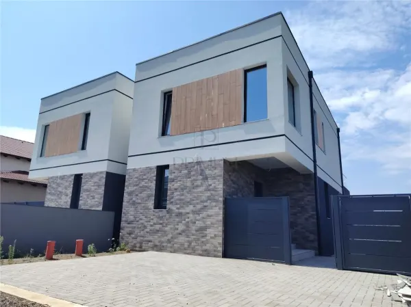 Casă 3 camere Moșnița Nouă - poza 1