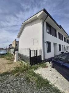 Casa insiruita - partea de margine - teren 90mp - toate utilitatile - zona excelenta - Mosnita Noua