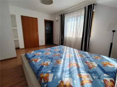 VILA GENEROASA CU 5 CAMERE IN MOSNITA NOUA - 220 MP UTILI - DRESSING IN POD - foto 11