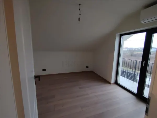 Casă 6 camere Moșnița Nouă - poza 11