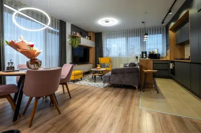 TORONTAL - XCITY - 3 CAMERE - LUX - 2 BAI - 2 BALCOANE - INCALZIRE PARDOSEALA - LOC PARCARE - foto 2