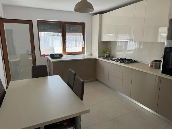 Casă 4 camere Moșnița Nouă - poza 1