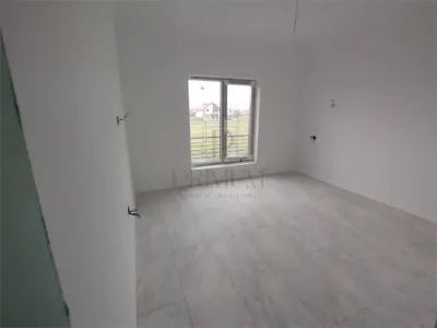 Duplex superb - 5 camere - toate utilitatile - bucatarie inchisa - foto 6