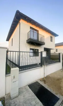 Casă 4 camere Utvin - poza 1