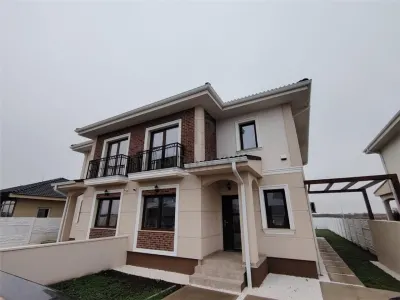 Duplex superb - zona foarte buna - toate utilitatile - finisaje premium - Mosnita Noua