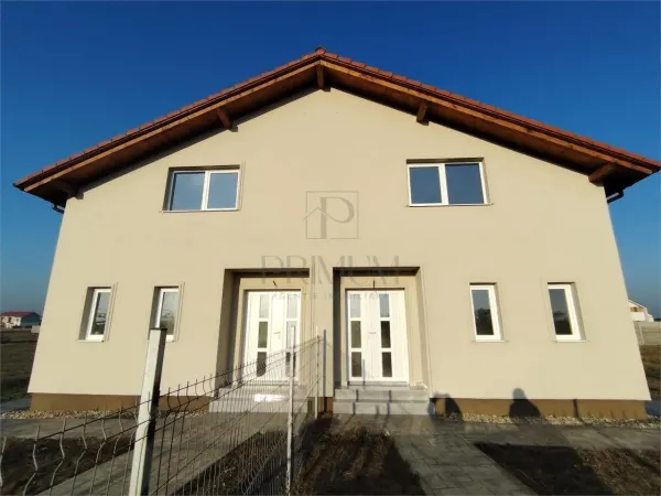 Casă 4 camere Moșnița Nouă - poza 1