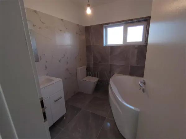 Casă 4 camere Moșnița Nouă - poza 10