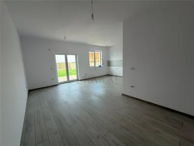 Duplex pe parter - zona buna - toate utilitatile - foto 8