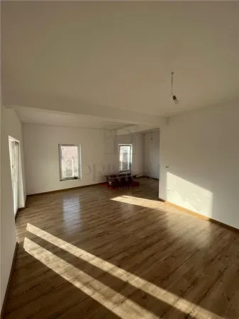 Casă 4 camere Moșnița Nouă - poza 2