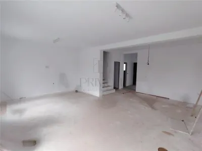 Casă 4 camere Moșnița Nouă - poza 2