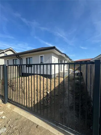 Casă 3 camere Albina - poza 1