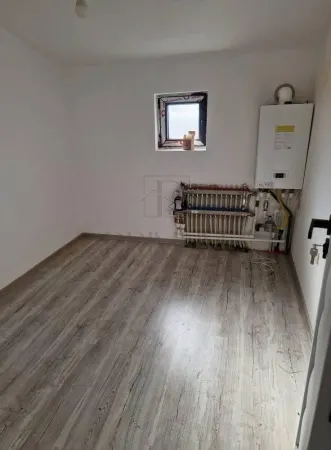 Casă 4 camere Sânmihaiu Român - poza 1