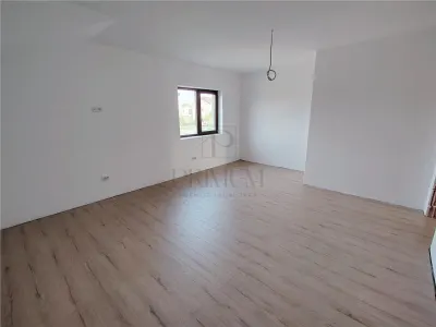 Duplex spatios la asfalt - toate utilitatile - acces rapid - foto 4