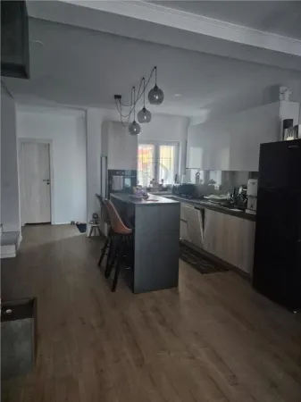 Casă 4 camere Dumbrăvița - poza 1