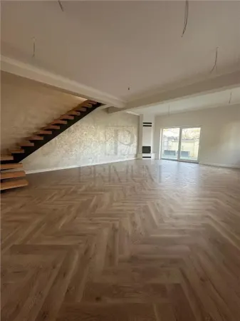 Casă 4 camere Dumbrăvița - poza 4