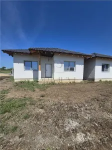 Duplex separat  -  Mosnita Noua- Teren 380mp - in apropiere de Kaufland - foto 3