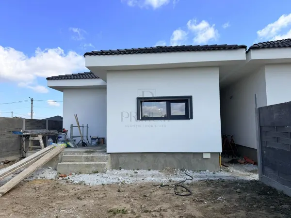 Casă 4 camere Moșnița Nouă - poza 2