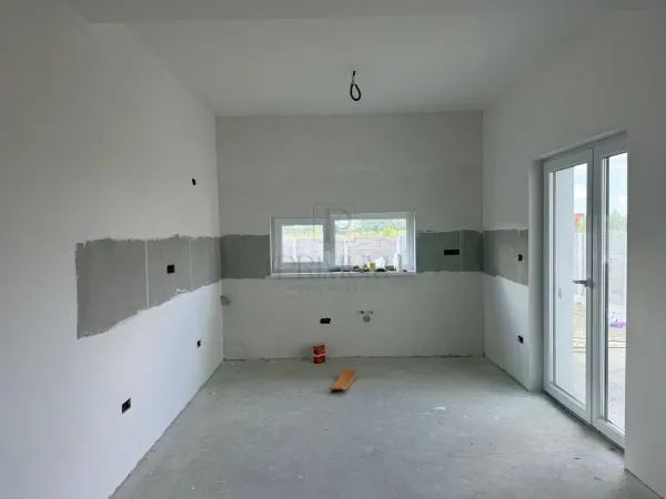 Casă 4 camere Moșnița Nouă - poza 3