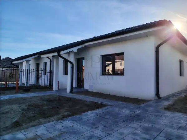 Casă 3 camere Urseni - poza 2