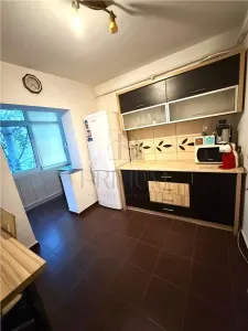 SOARELUI - ETAJ 3 - BLOC IZOLAT - 3 CAMERE - 2 BAI - 2 BALCOANE - DECOMANDAT - CENTRALA PROPRIE - Timisoara