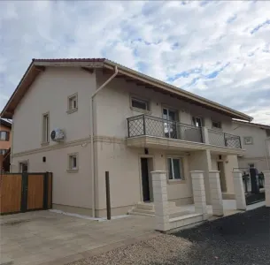 Duplex in zona superba - 4 dormitoare - personalizare interioara - Mosnita Noua