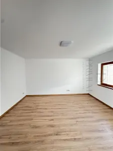 CHISODA - CASA INDIVIDUALA - GARAJ - ZONA LINISTITA - SPATIOASA - Chisoda
