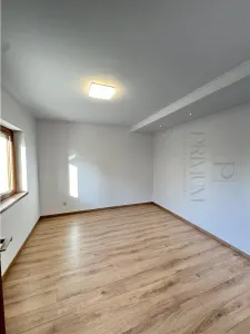 CHISODA - CASA INDIVIDUALA - GARAJ - ZONA LINISTITA - SPATIOASA - foto 2