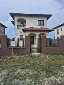 Vila Individuala P+1 - 632 mp Teren - Calitate Premium in Mosnita Noua - toate utilitatile - Mosnita Noua