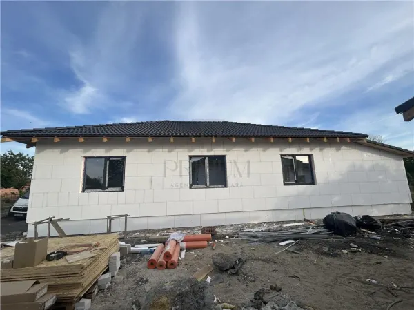 Casă 4 camere Utvin - poza 1