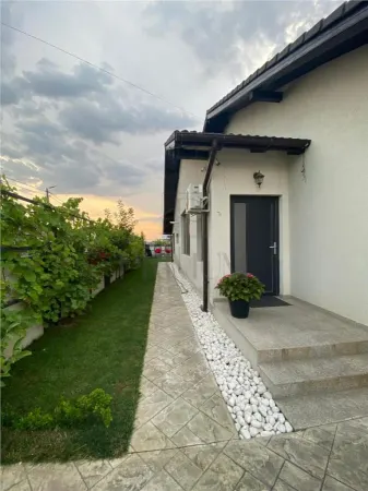Casă 3 camere Moșnița Nouă - poza 2