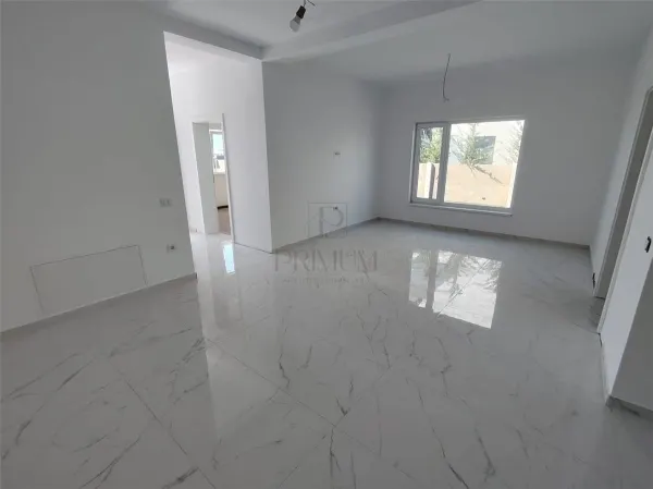 Casă 3 camere Moșnița Veche - poza 2