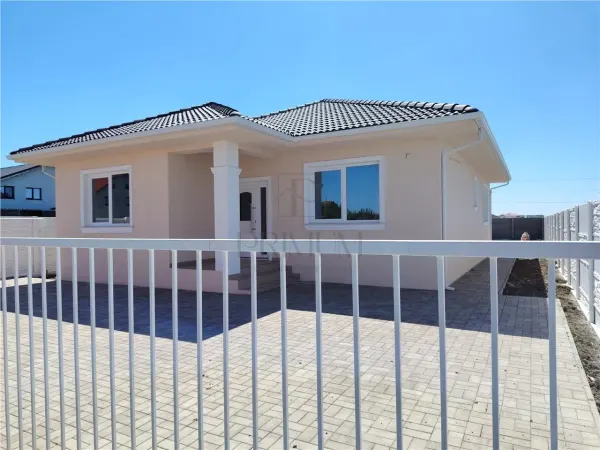 Casă 4 camere Moșnița Nouă - poza 12