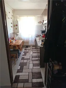Girocului- centrala proprie- decomandat- etaj intermediar - foto 3