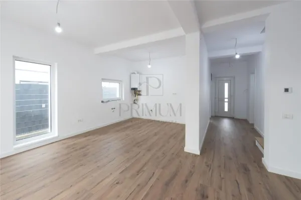 Casă 4 camere Moșnița Veche - poza 3