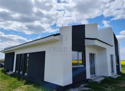 Duplex pe plan - zona in plina dezvoltare - personalizare interioara - Urseni