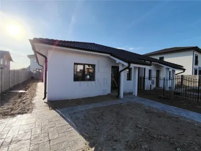 Duplex despartit - zona foarte buna - aproape de centura - toate utilitatile - Mosnita Noua