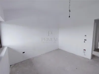 DUPLEX CU TOATE UTILITATILE - 5 CAMERE - CURTE AMENAJATA - foto 11