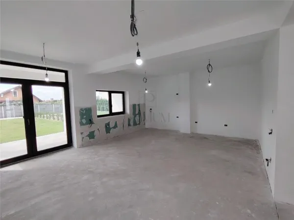 Casă 5 camere Moșnița Nouă - poza 4