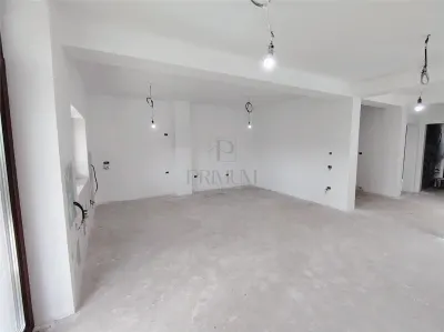 DUPLEX CU TOATE UTILITATILE - 5 CAMERE - CURTE AMENAJATA - foto 5