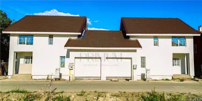 Sag- vatra satului- despartit prin garaj-  toate utilitatile - foto 1