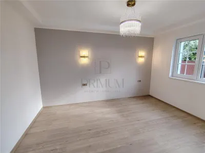 Duplex separat prin carport - Mobilat lux - Panouri si Asfalt - foto 9