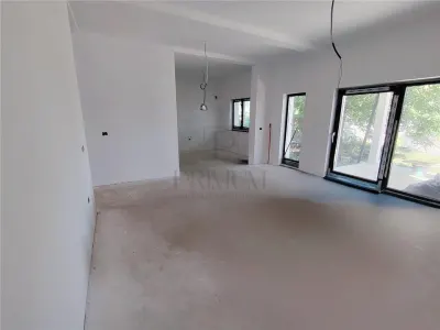 CASA INDIVIDUALA CU GARAJ - ASFALT - foto 1