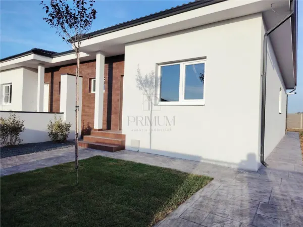 Casă 3 camere Moșnița Nouă - poza 1
