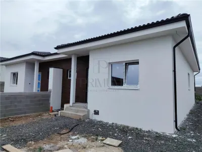 Duplex pe parter - zona linistita - acces facil - foto 2
