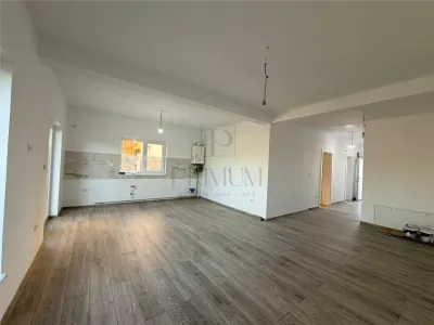 NOU PE PIATA - LANGA ASFALT - TOATE UTILITATILE - Mosnita Noua