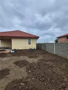 GHIRODA, CASA 3 CAMERE, 2 DORMITOARE BUCATARIE INCHISA - foto 7