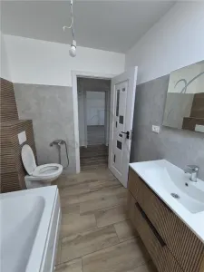 DUPLEX 4 CAMERE - DORMITOR LA PARTER - BUCATARIE INCHISA - foto 10