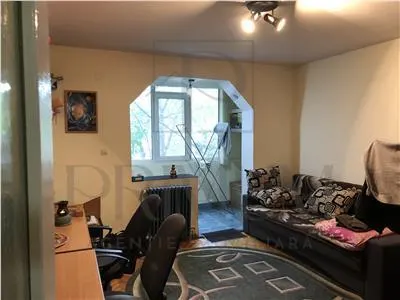 Brancoveanu - 3 Camere - Etaj 1 - Decomandat - Centrala proprie - foto 2