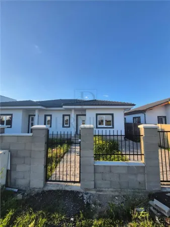 Casă 3 camere Moșnița Nouă - poza 1